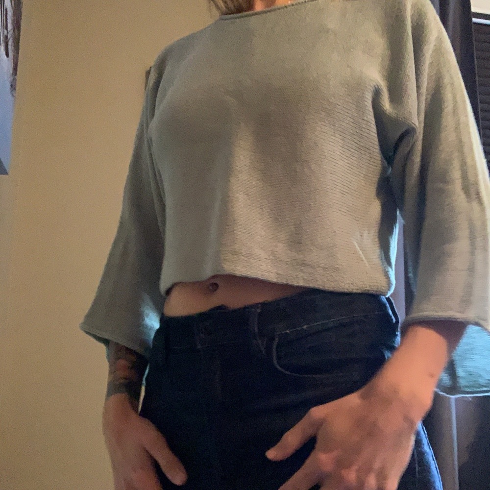 Crop Babaton by Aritzia top